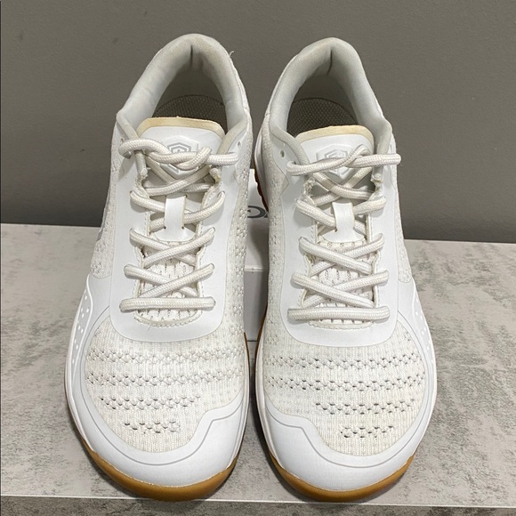 Born Primitive White and Gray Athletic Shoes Size 8 - Picture 3 of 14